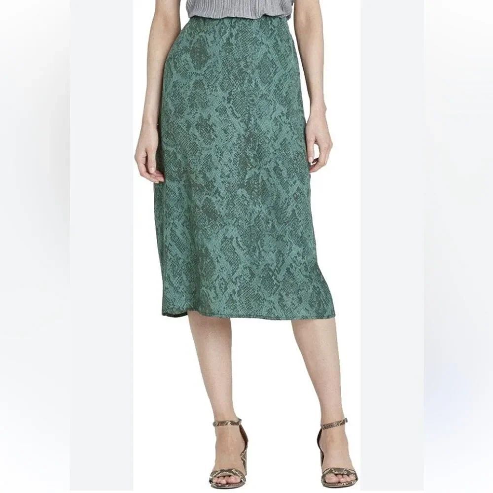 🎉5 for $45🎉 A New Day satin slip  skirt size S